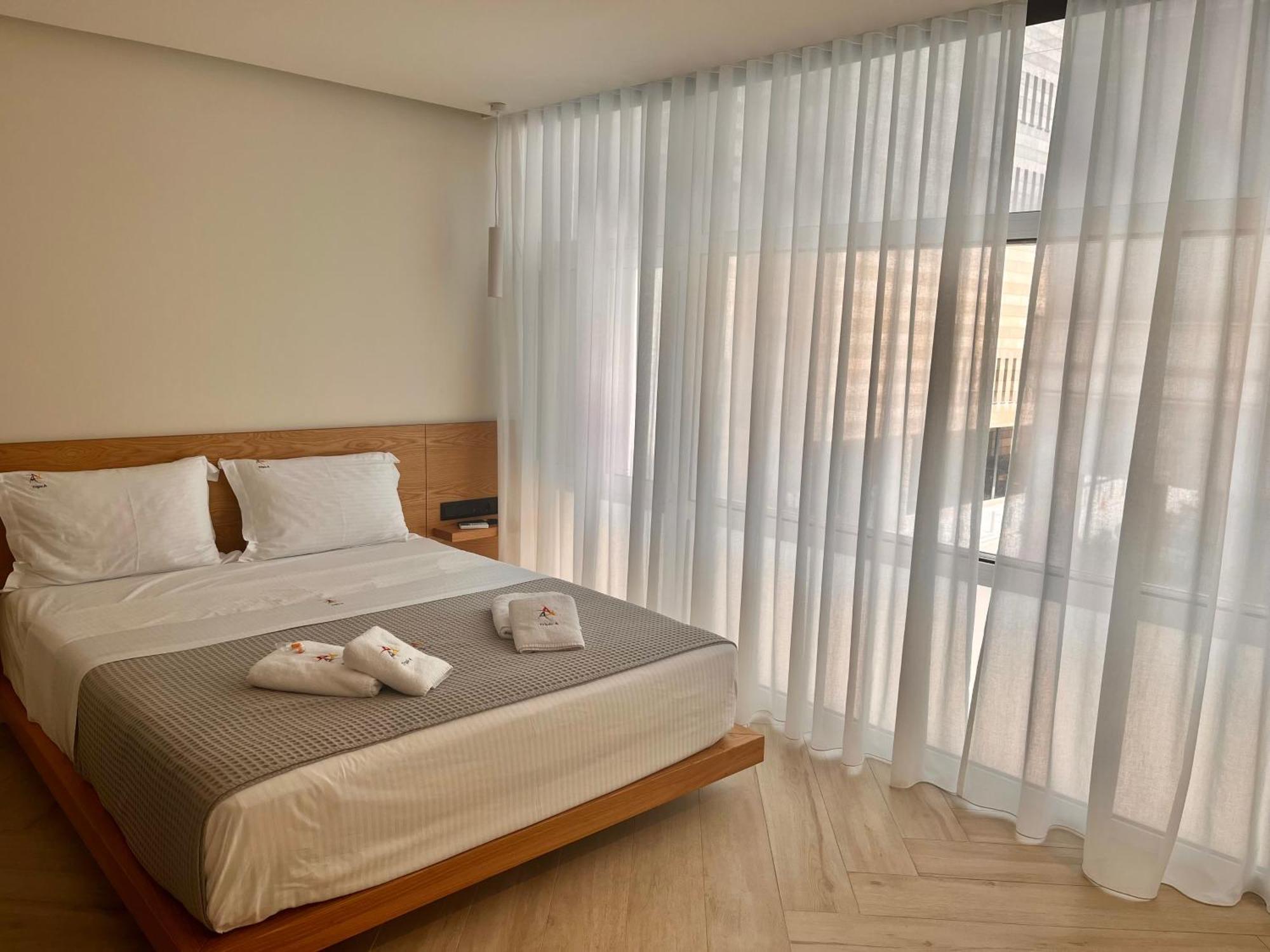 Triple A - Chic & Elegant By The Market - Free Parking! Athene Buitenkant foto
